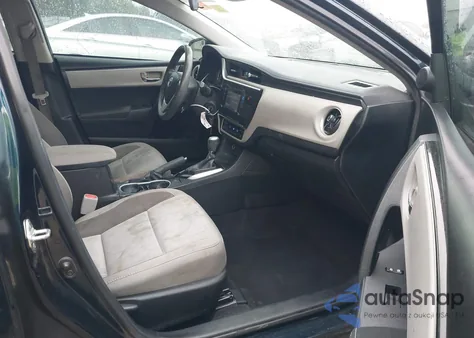 2018 Toyota Corolla Le z USA, uszkodzony, nr VIN 5YFBURHE8JP783237